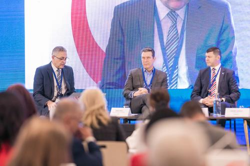 CEO CONFERENCE - Shaping the Future