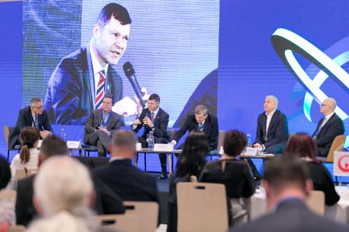 CEO CONFERENCE - Shaping the Future